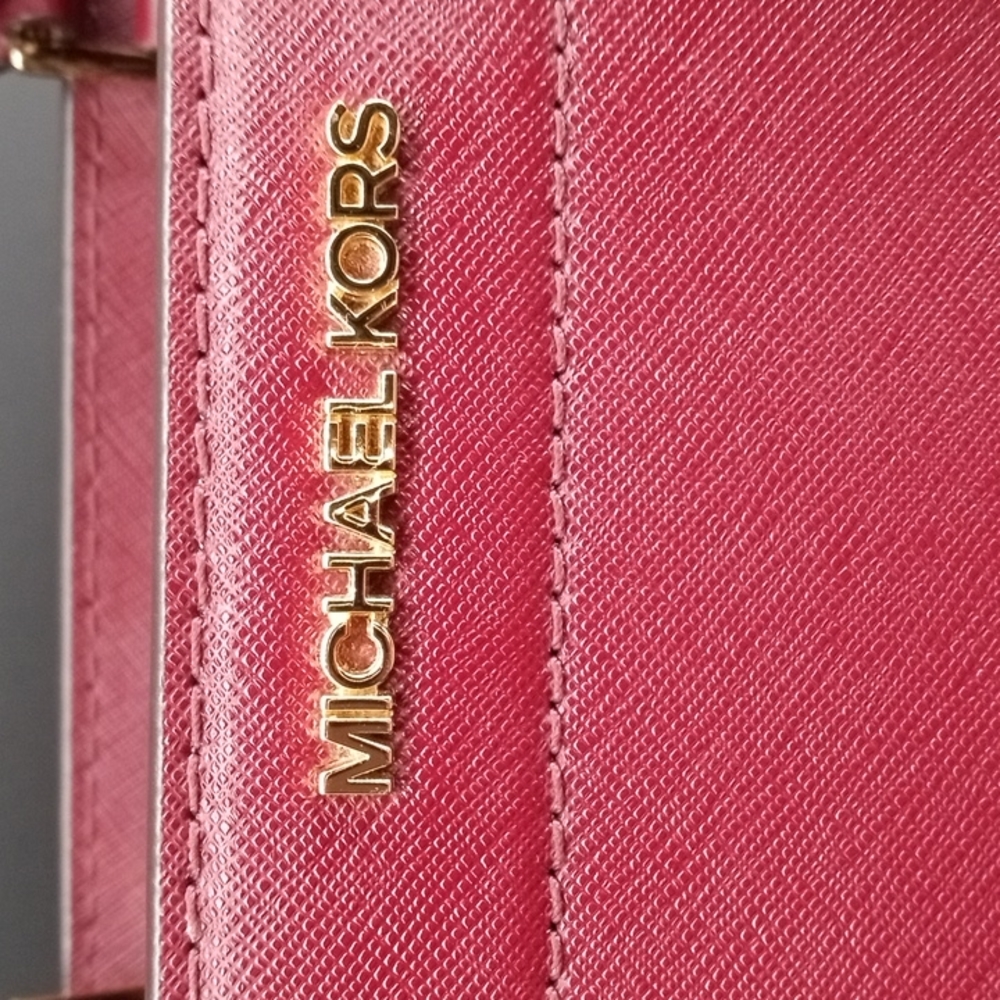 BURGUNDY MICHAEL KORS LEATHER HANDBAG FOR FALL AND WINTER IN EUC - Picture 11 of 11